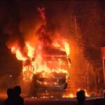 बारातियों से भरी बस में अचानक आग, शॉर्ट सर्किट की आशंका से मचा हड़कंप