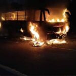 Gwalior में बस हादसा, टायर फटने के बाद लगी आग; पुलिस ने कांच तोड़कर 16 लोगों को बचाया